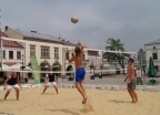Zawody w siatkówkę plażową na Rynku w Krośnie - wczasy, urlopy, wakacje