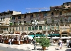 Piazza delle Erbe, Werona, Włochy - wczasy, urlopy, wakacje